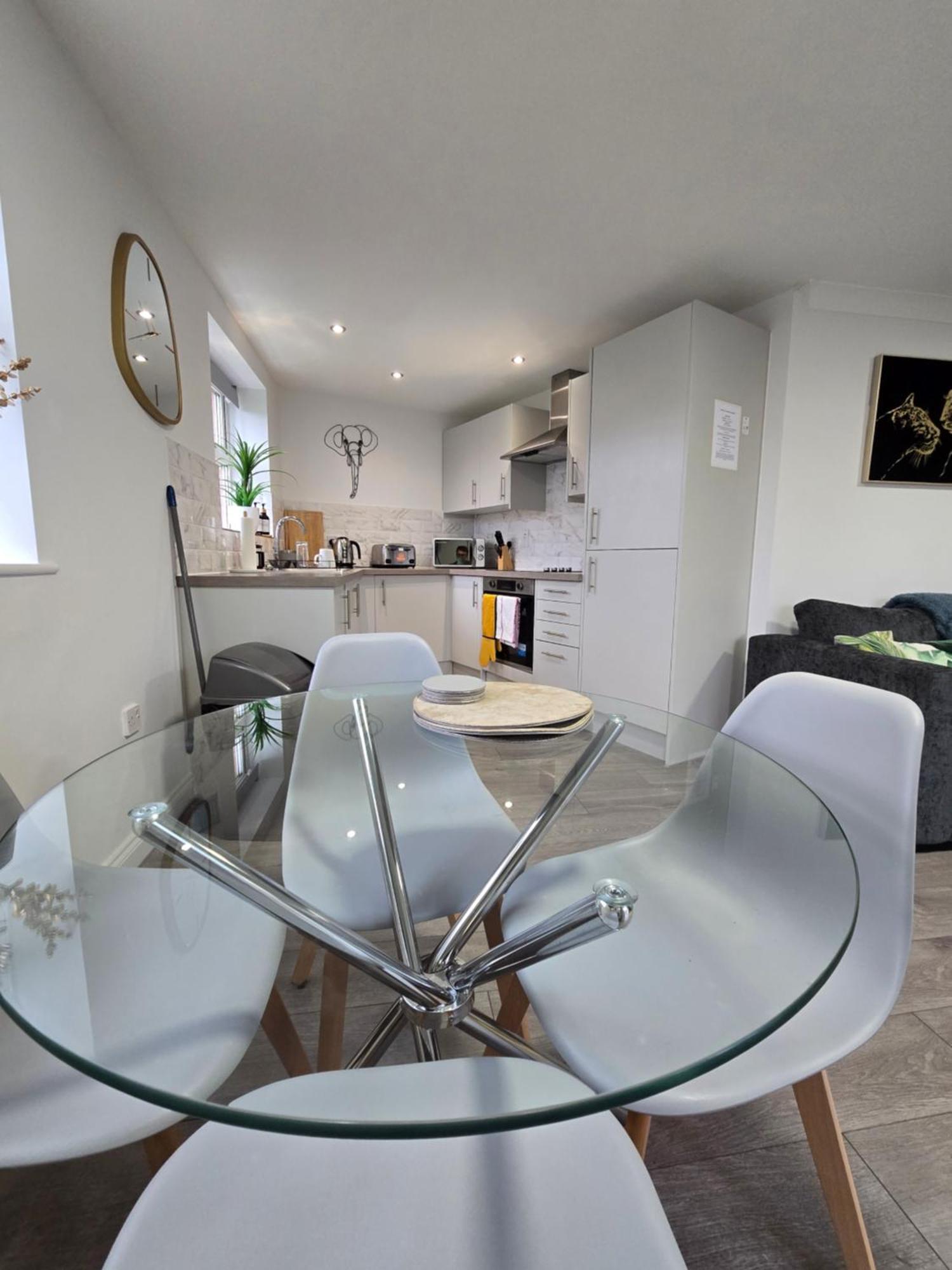 Riverstone - 2 Bed Modern In Location Bedford