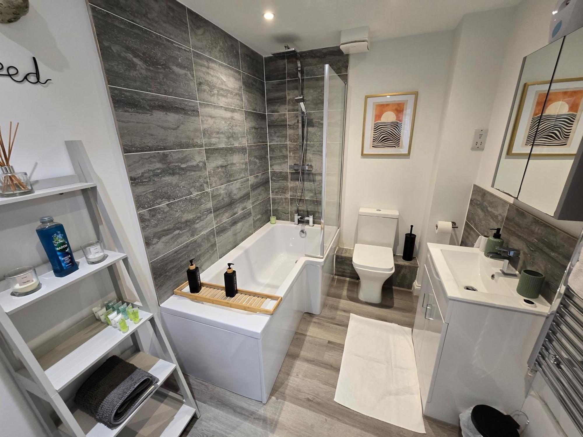 Riverstone - 2 Bed Modern In Location